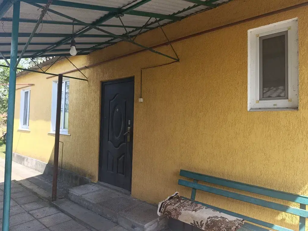 Великий добротний будинок у передмісті | Приват житло