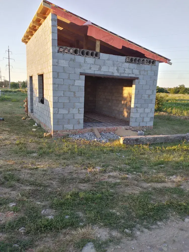 Земельна ділянка 15 соток із будинком та гаражем - Супрунівка | Приват житло