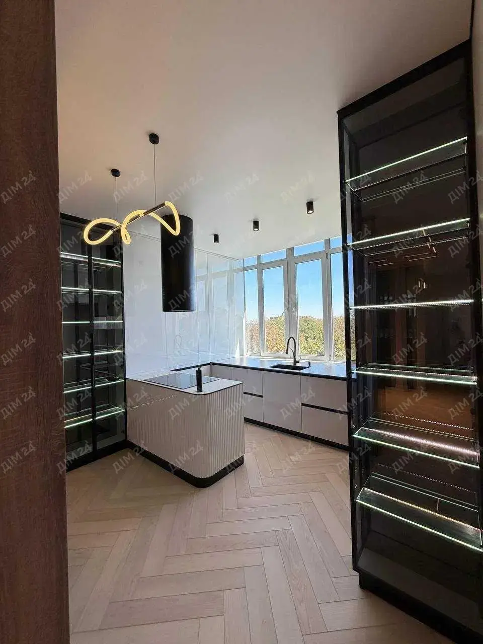 Парк Перемоги. Квартира з авторським проєктом | Приват житло