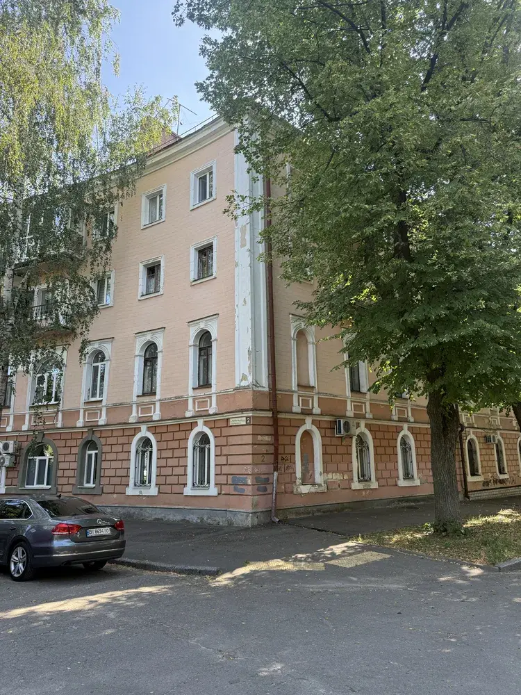 2-кімнатна квартира в центрі Полтави - вид на Березовий сквер | Приват житло