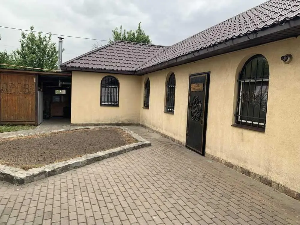 Просторий  двоповерховий будинок на Подолі | Приват житло