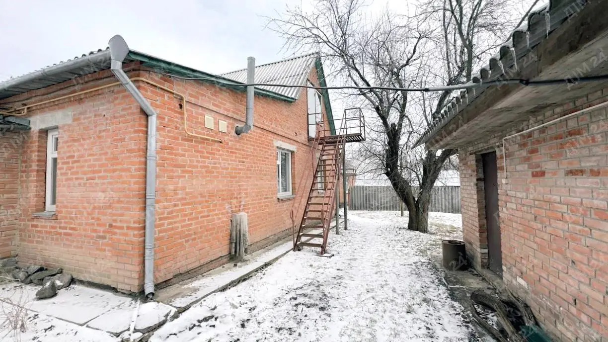 Два житлові будинки за 20 км від м.Полтава, Полтавський район | Приват житло