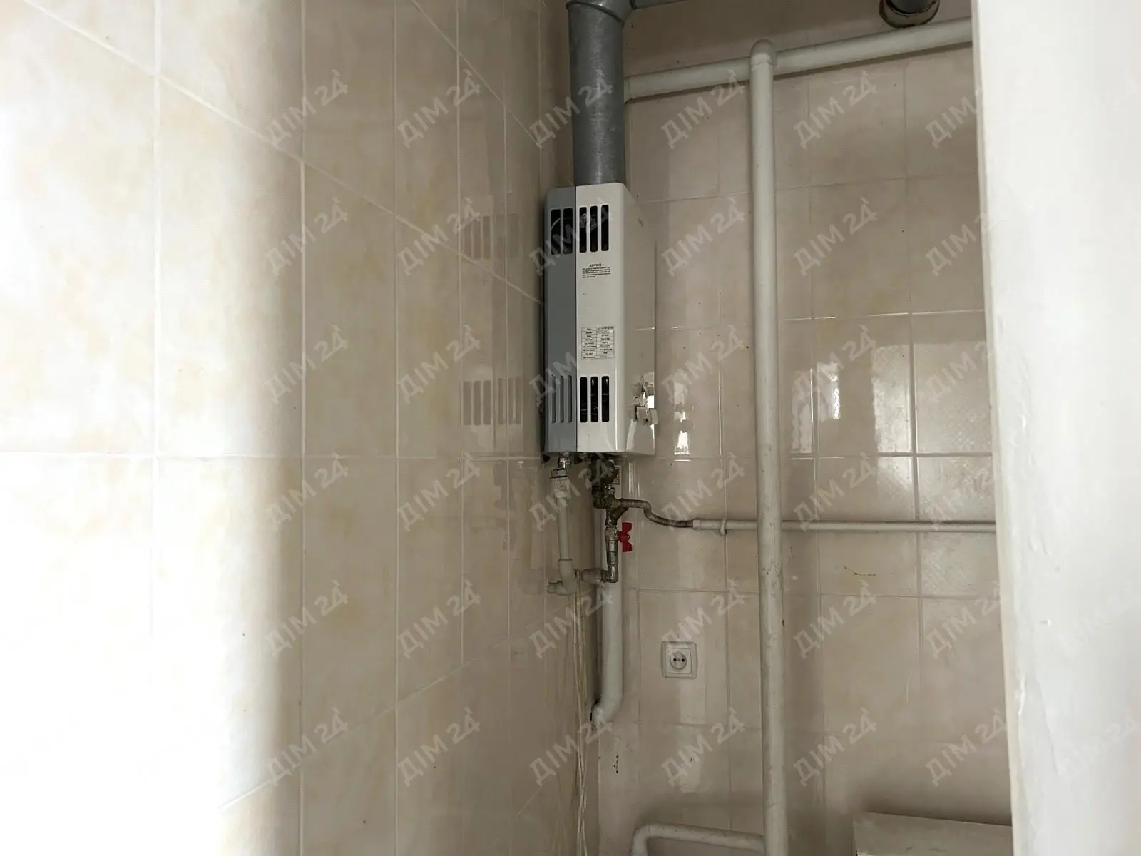 Два житлові будинки за 20 км від м.Полтава, Полтавський район | Приват житло