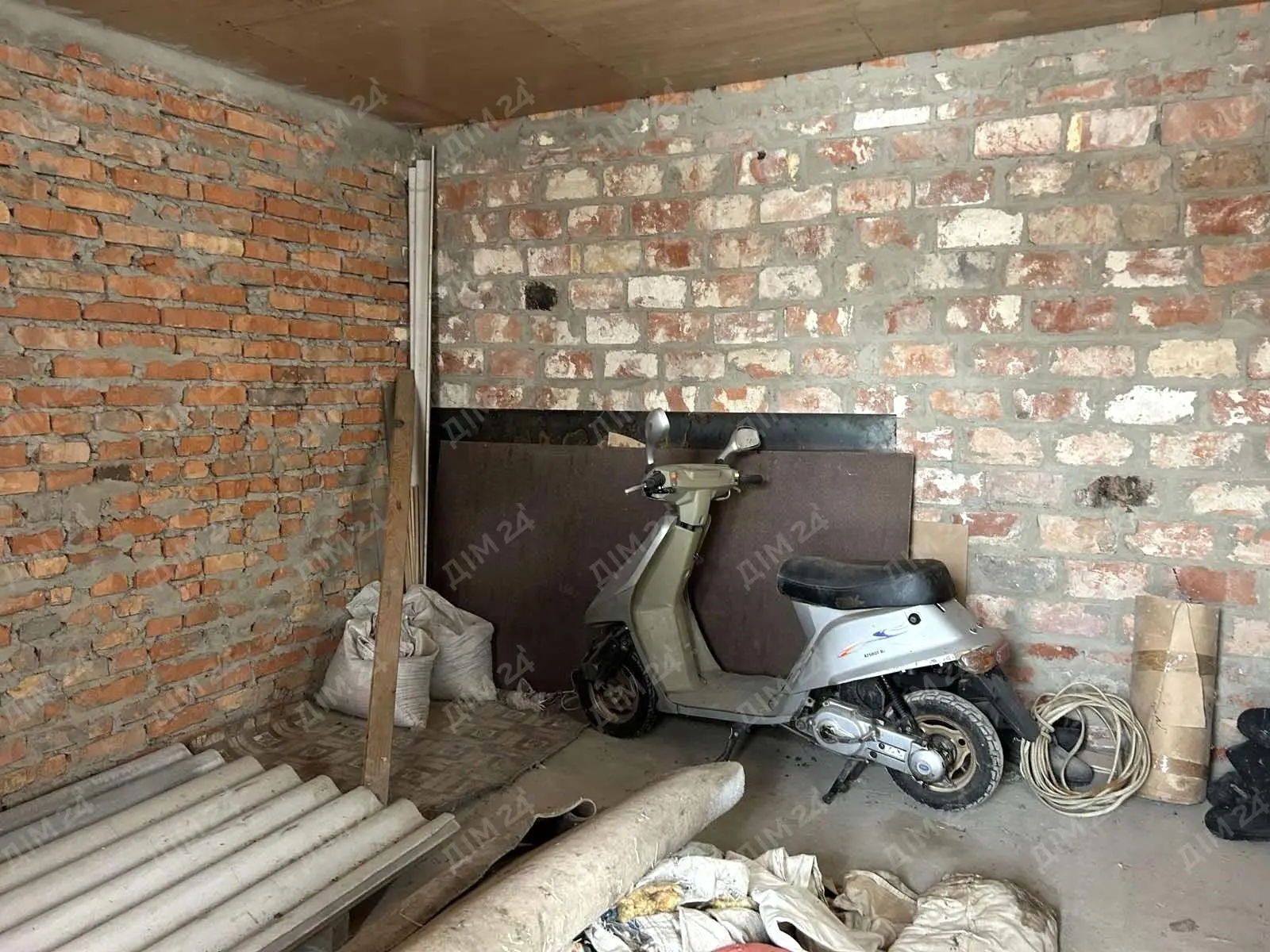 Два житлові будинки за 20 км від м.Полтава, Полтавський район | Приват житло